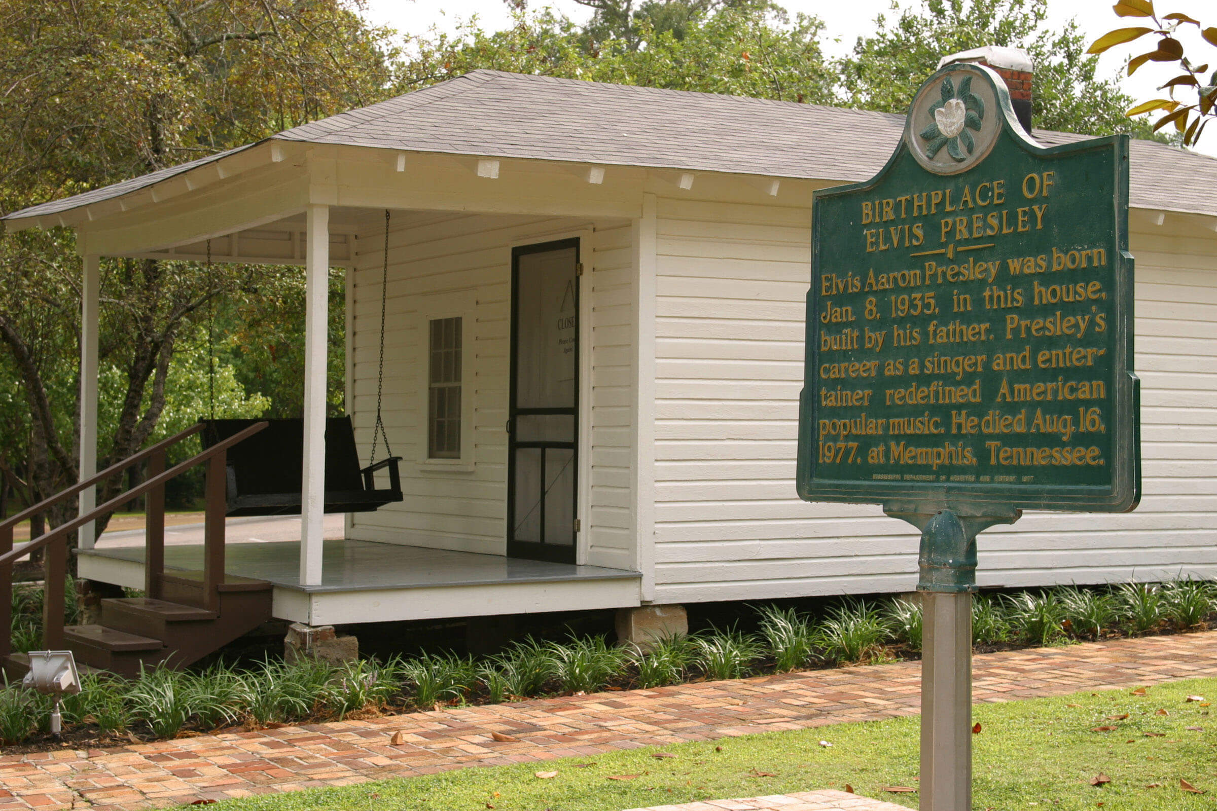 Elvis Presley Birthplace & Museum